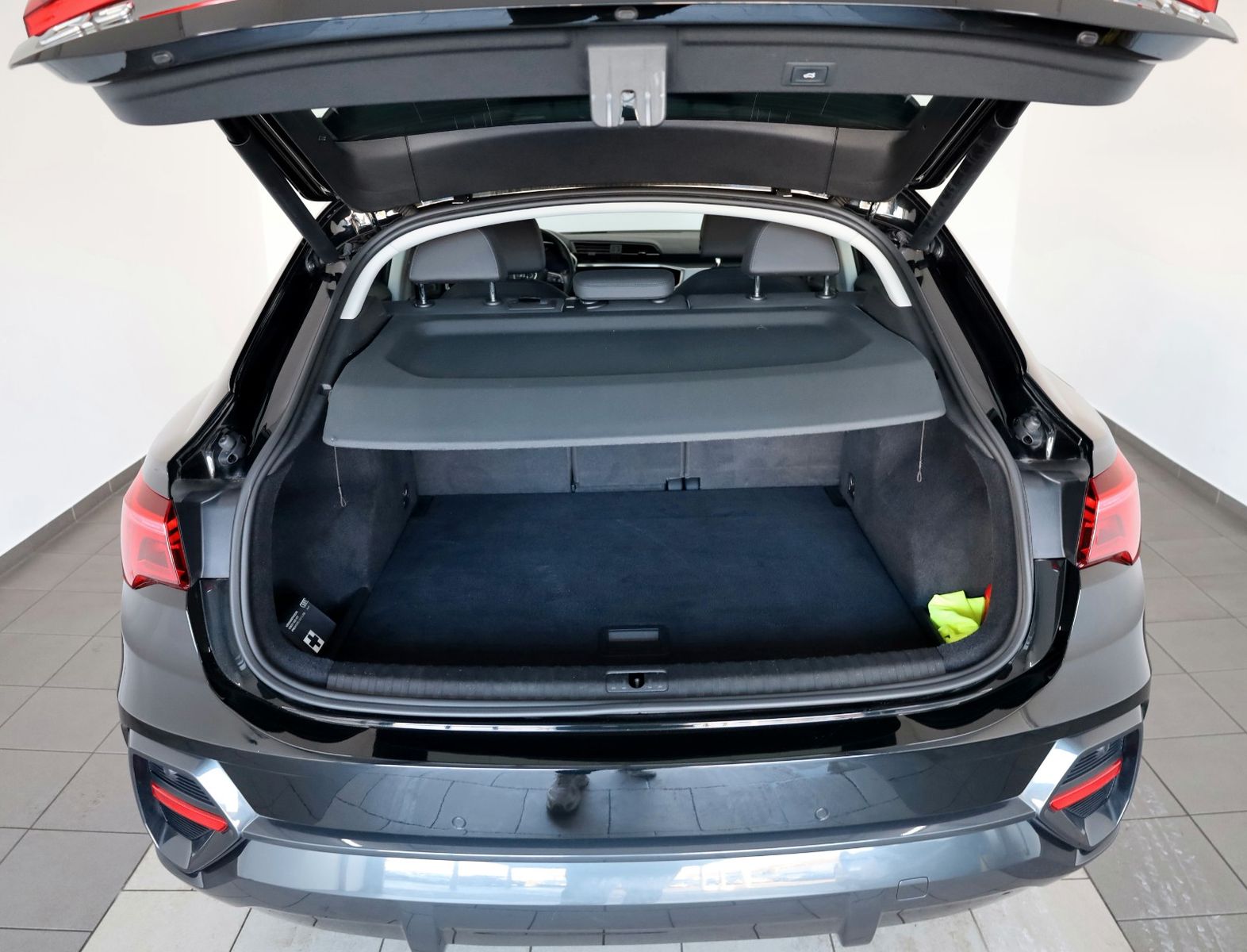 Fahrzeugabbildung Audi Q3 Sportback 35 TDI Leder,Navi,LED,Kamera,ACC