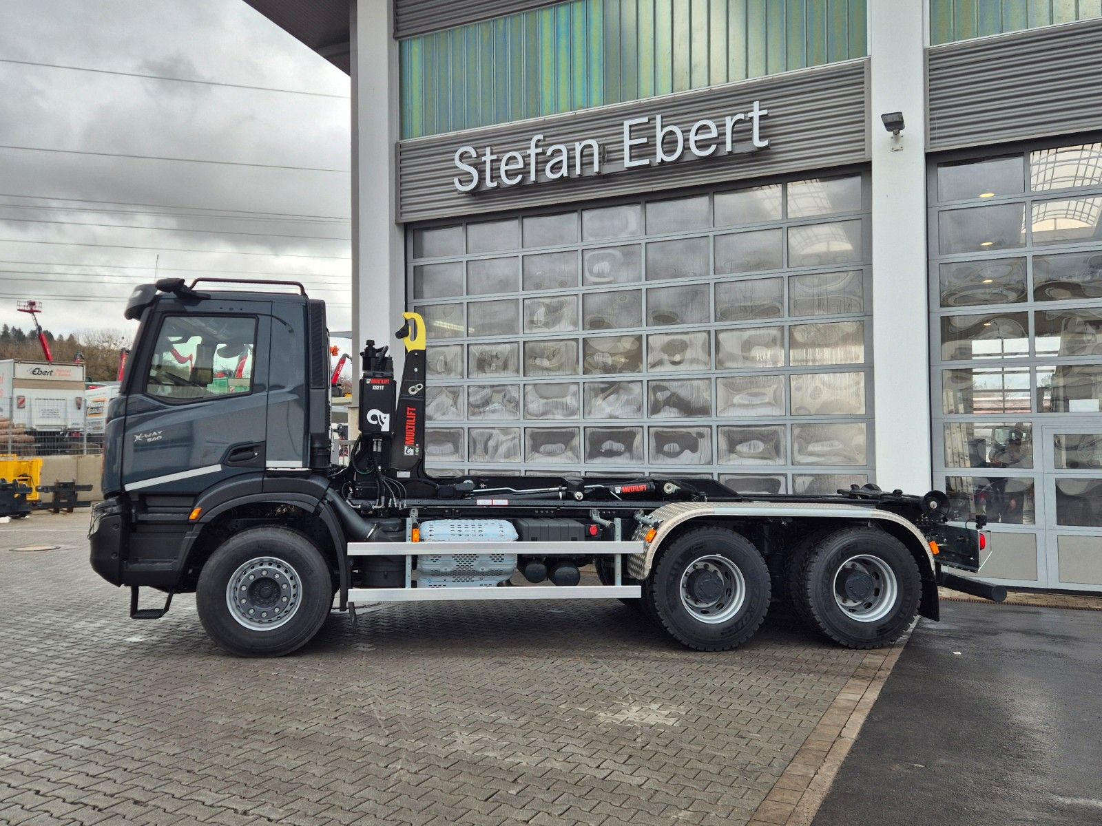 Fahrzeugabbildung Iveco AD300X54Z/P HR 6x4 Abrollkipper