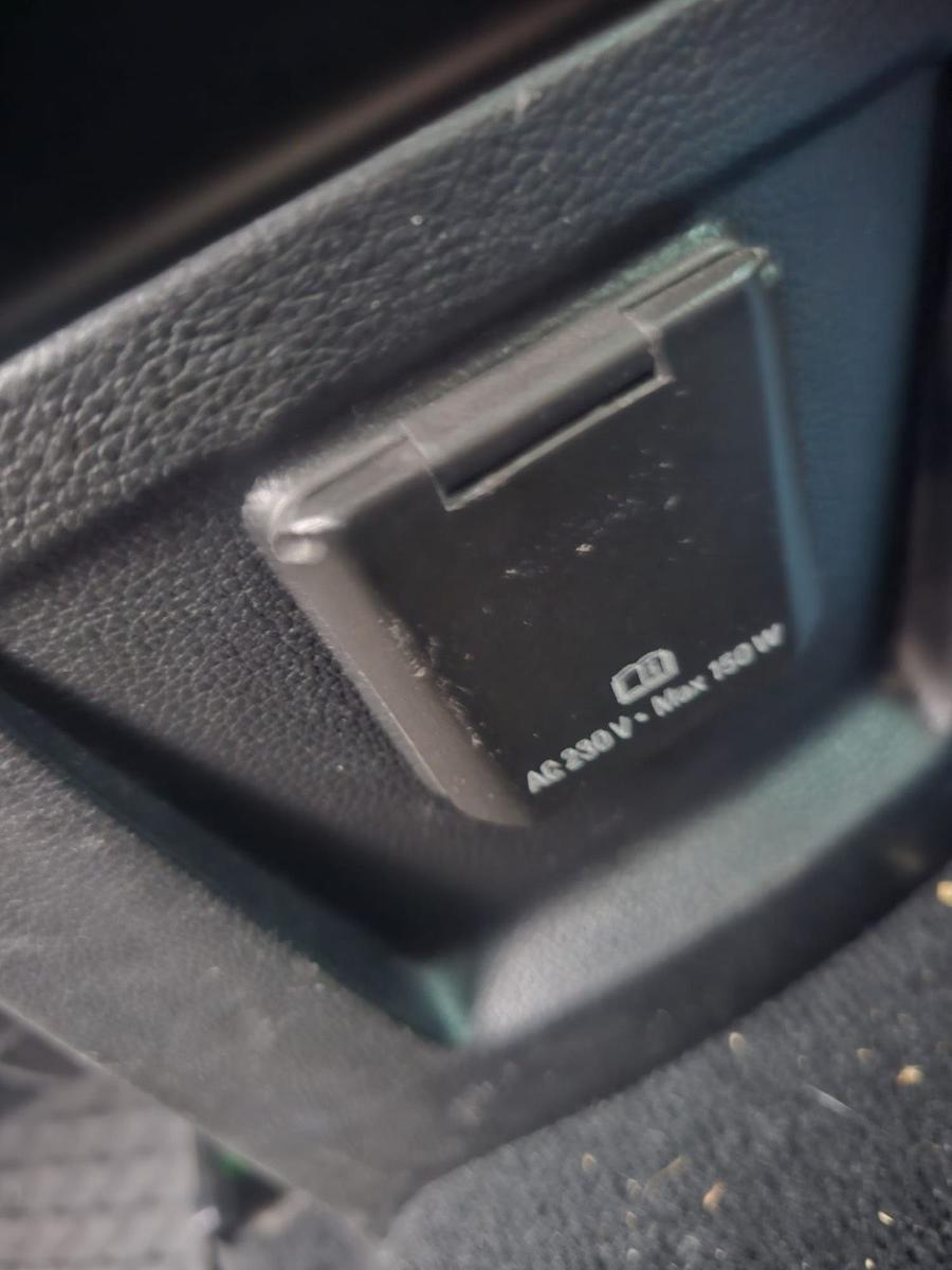 Opel Insignia 2012 — photo 10