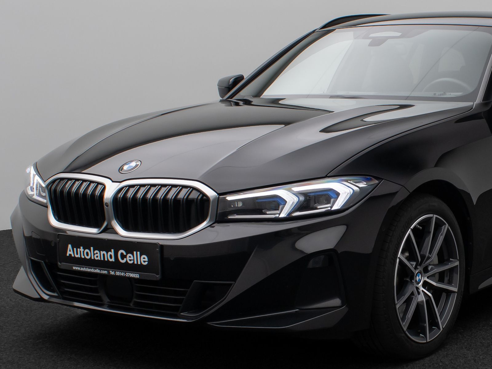 Fahrzeugabbildung BMW 330i Komfort 360°HUD DAB HiFi Sport Memory18Zoll
