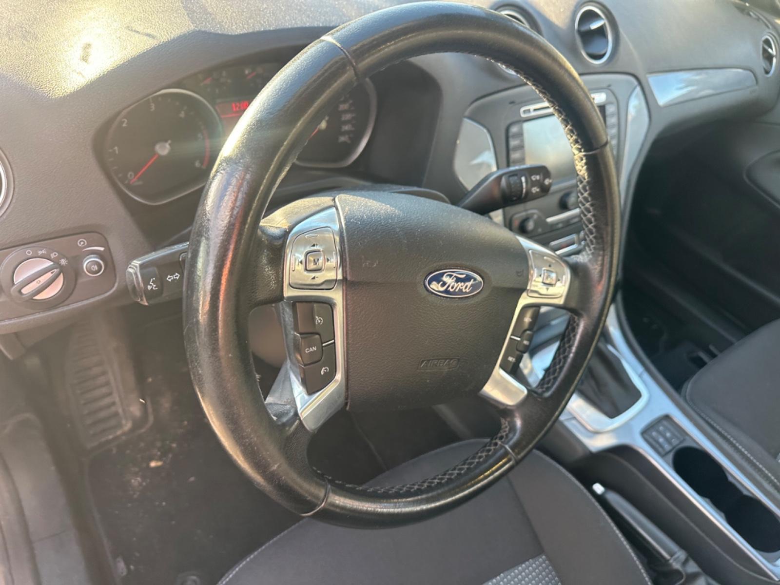 Ford Mondeo 2012 — photo 15