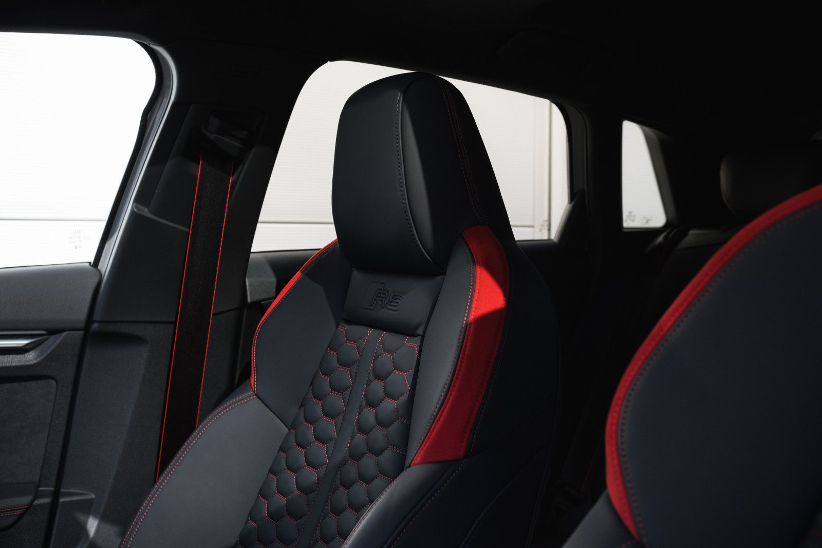 Fahrzeugabbildung Audi RS3  Sportback -Matrix-LED-Sitzh.-280/kmh