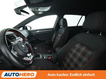 Volkswagen Golf - 10