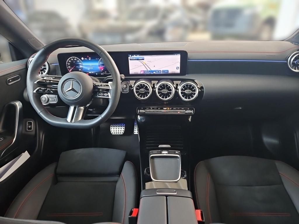 Fahrzeugabbildung Mercedes-Benz CLA 200 SB AMG AHK Pano LED SHZ Ambie. 360° ACC