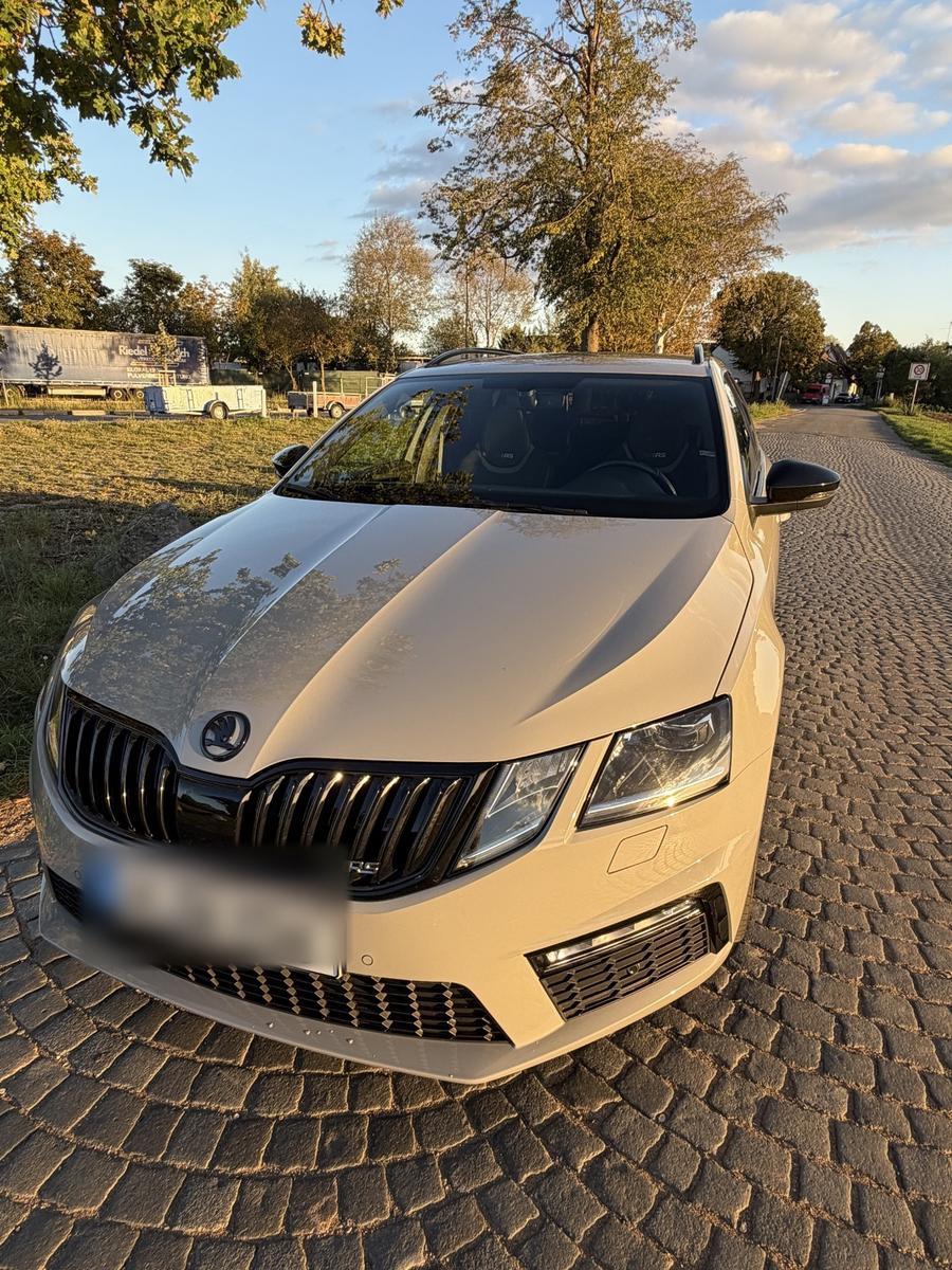 Skoda Octavia 2.0 TSI RS 245 Combi RS Canton