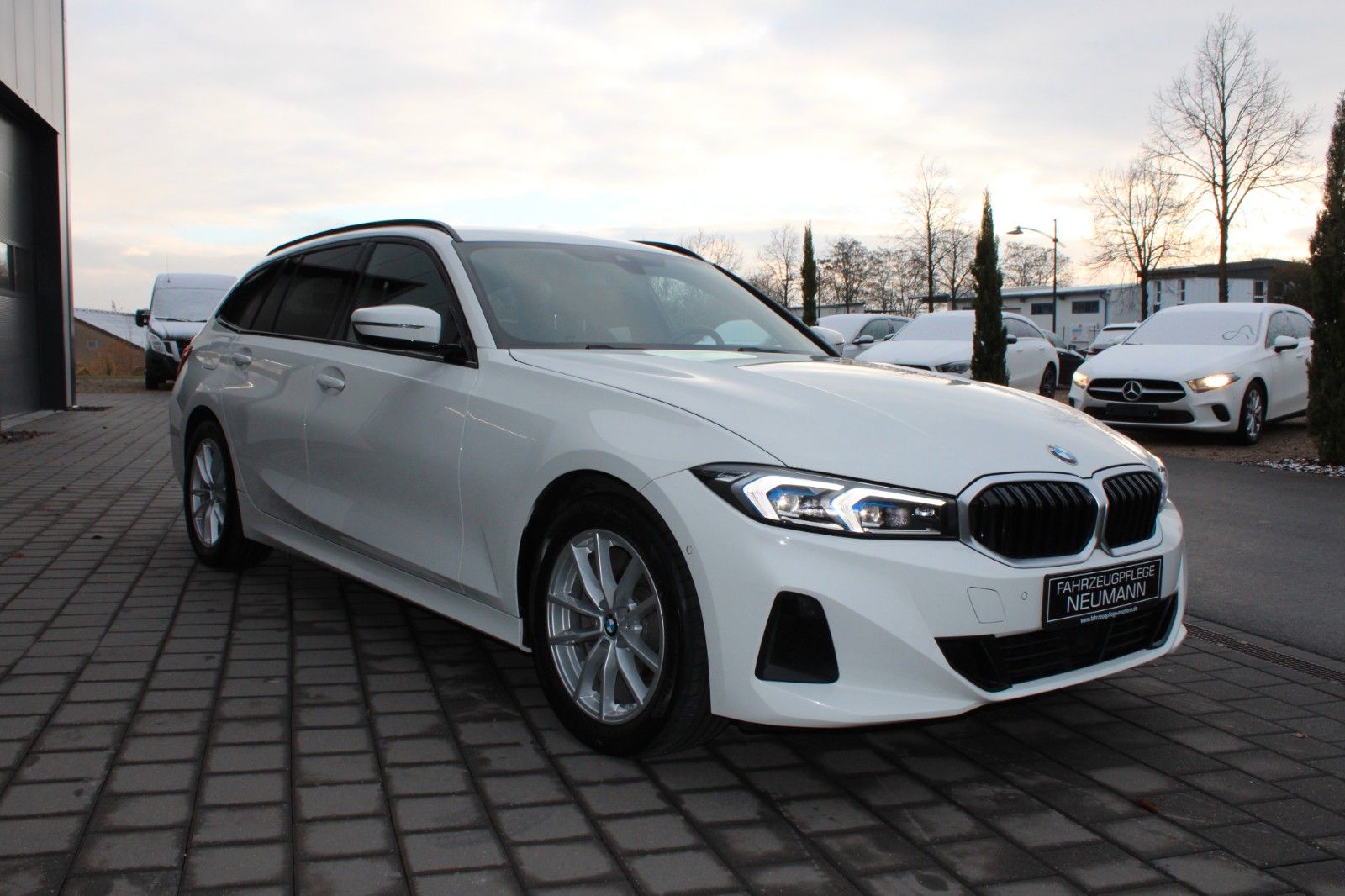 BMW 318d Touring LEDER AHK PDC LED NAVI SHZ foto 2