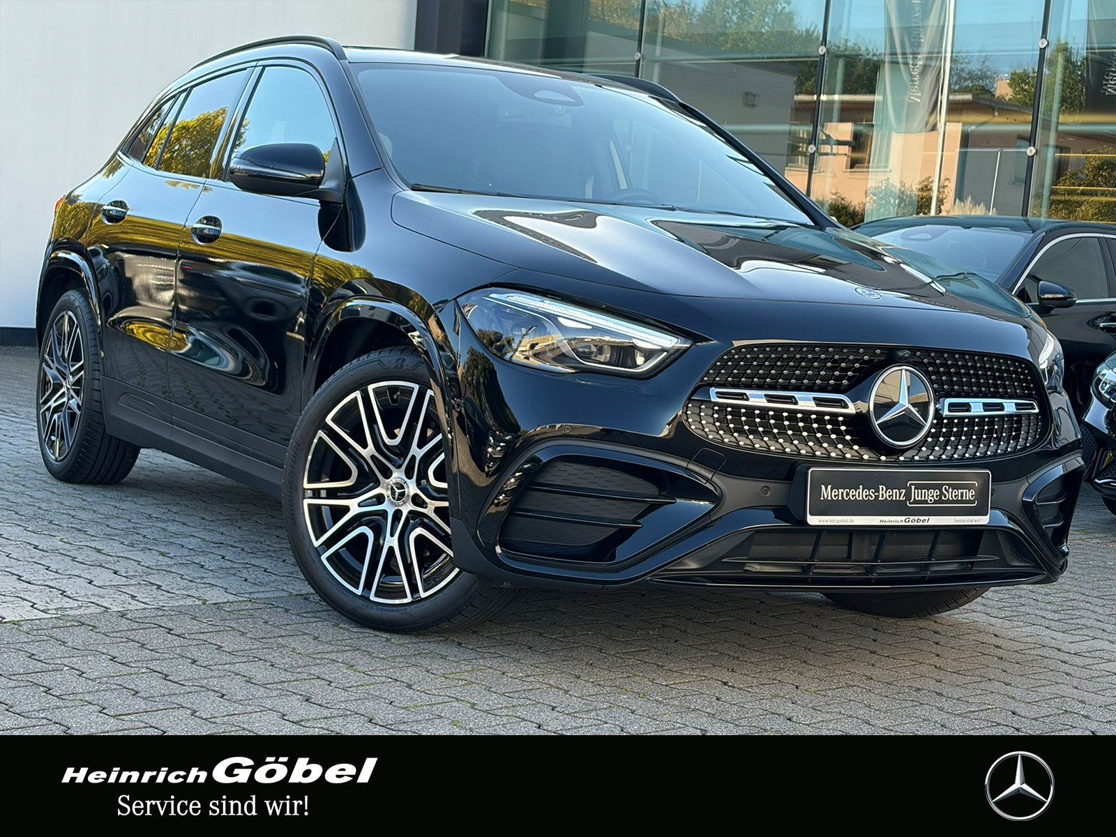 Fahrzeugabbildung Mercedes-Benz GLA 220 d 4M AMG*PANO*AHK*20ZOLL*AMBIENTEBEL