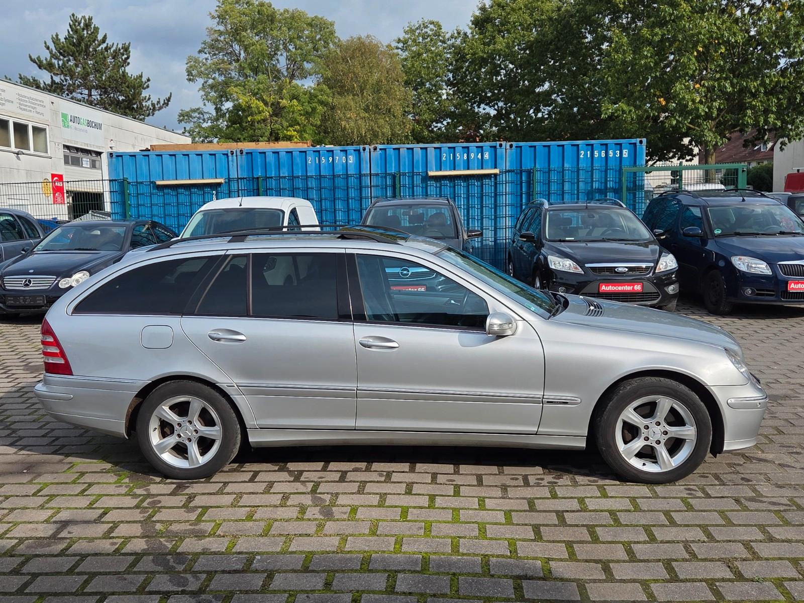 Mercedes-Benz C220 2004 — engine 2.148 cm³, 150 HP (110kW)