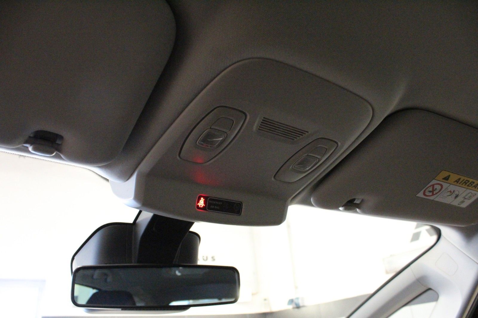 Fahrzeugabbildung Renault Grd Scenic Tce 140 Deluxe*R-Link*Sitzhzg*