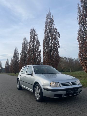 Volkswagen Golf 1.9TDI 74Kw Special