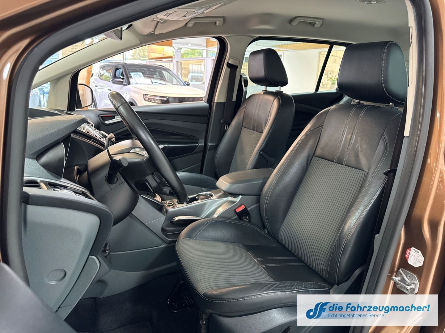 Fahrzeugabbildung Ford C-Max Grand Titanium Navi Klimaautom *EXPORT