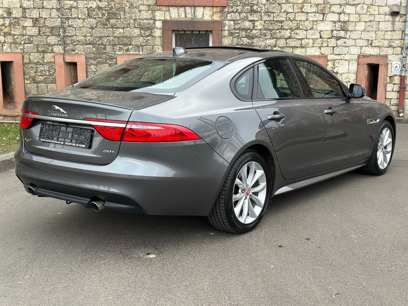 Fahrzeugabbildung Jaguar XF R-SPORT*MODELLJAHR 2019+PANO+STANDHEIZUNG*