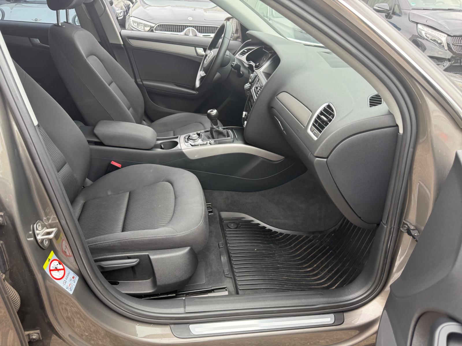 Audi A4 2013 — photo 15