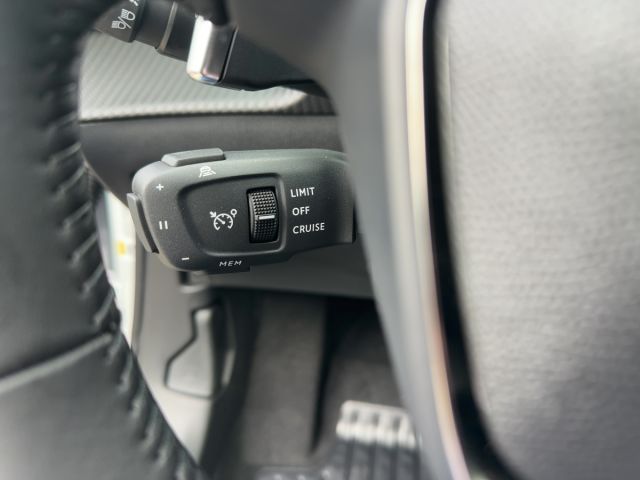 Foto Nummer 14: PEUGEOT 2008