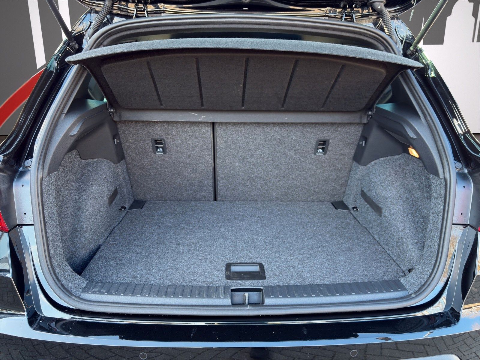Fahrzeugabbildung SEAT Arona 1.0 TSI FR DSG NAVI/ACC/AHK/SHZ/GJR