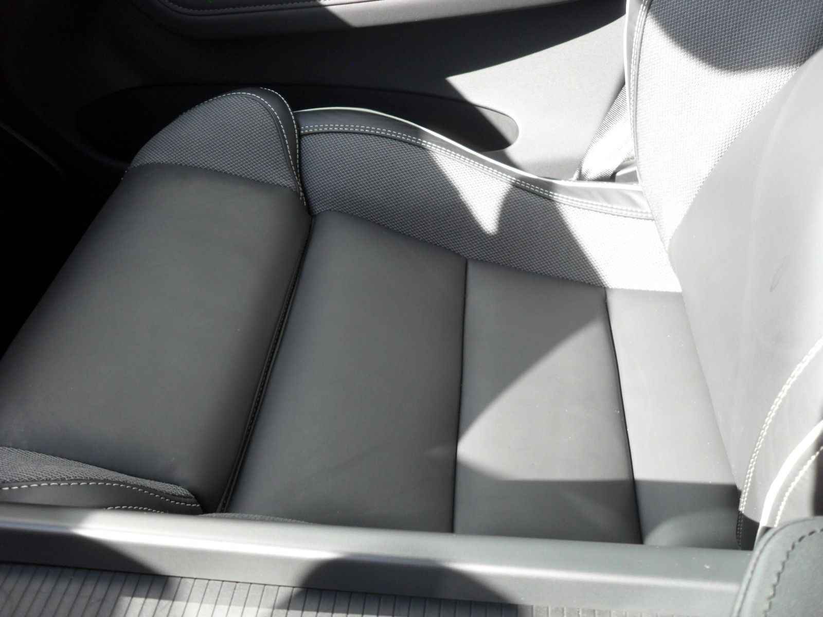 Fahrzeugabbildung Volvo XC 60 B5 Plus Black Edition AWD | Headup