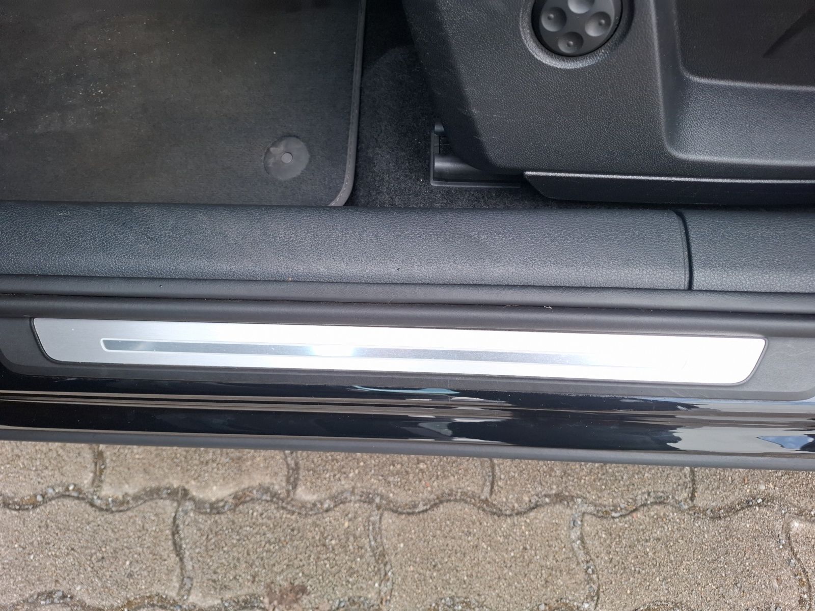 Fahrzeugabbildung Audi Q2 35 TFSI advanced S-tronic LED Navi AVC ACC RF