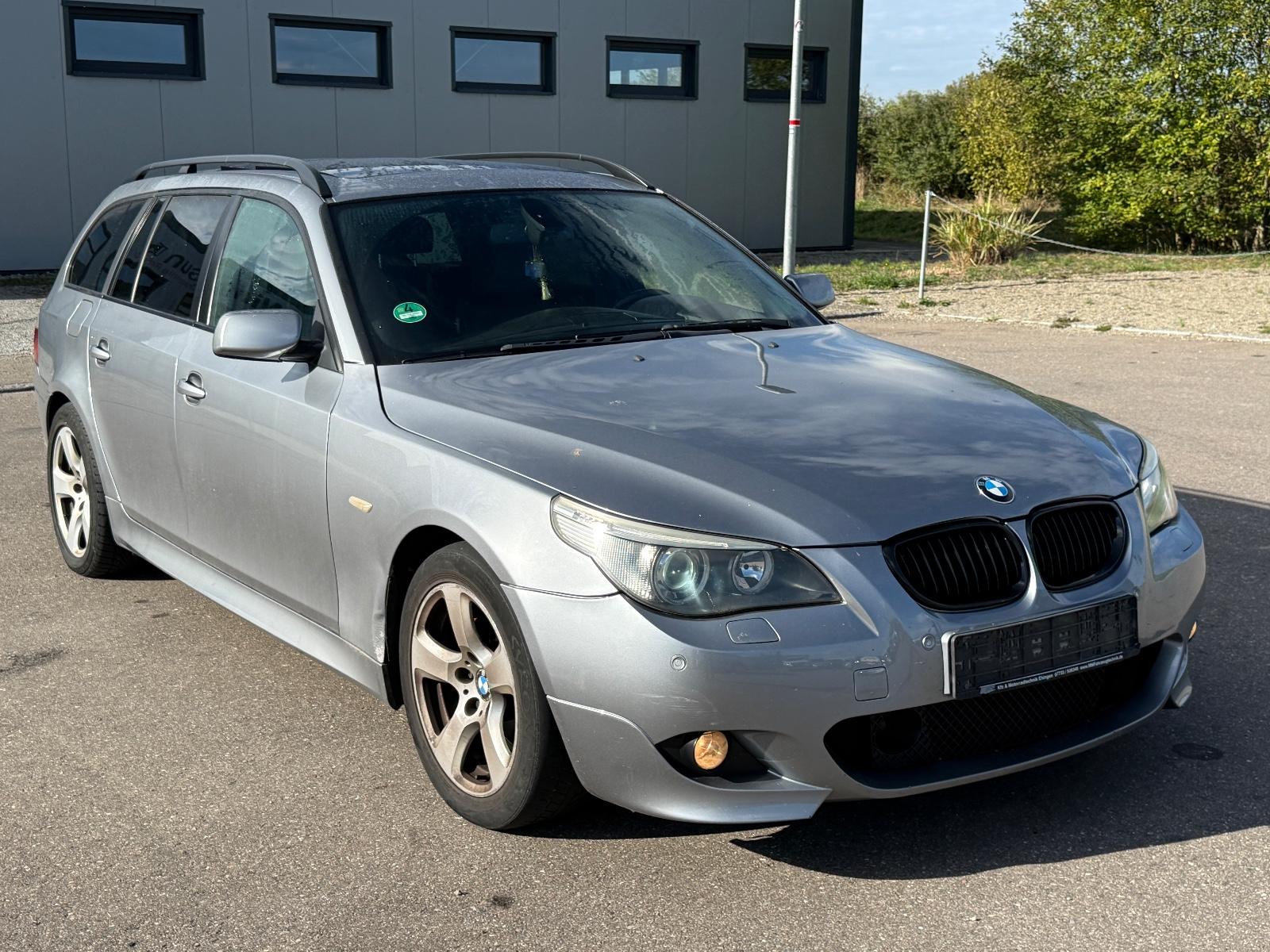 BMW 530 2006 — rear view