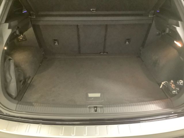 Tiguan Active 2,0 TDI 110 kW DSG Matrix, AZV, H
