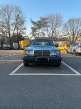 Mercedes-Benz W124 300E Oldtimer - Mercedes-Benz 300: W124 300e