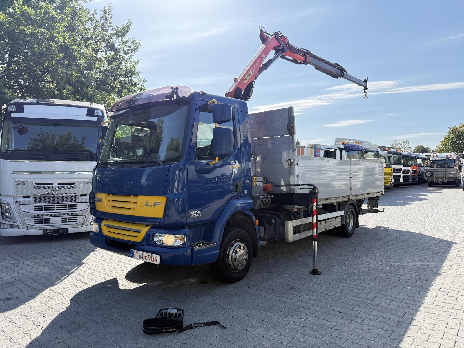 DAF LF 210.12 Kran Palfinger 4501