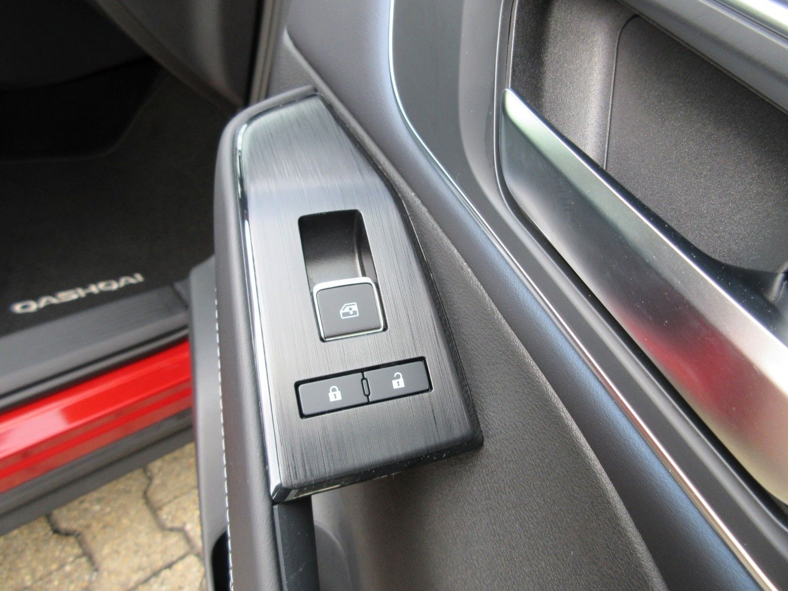 Fahrzeugabbildung Nissan Qashqai 1.3 Xtronic Automatik | Tekna+