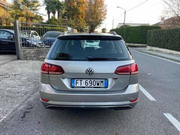 Volkswagen Golf - 5
