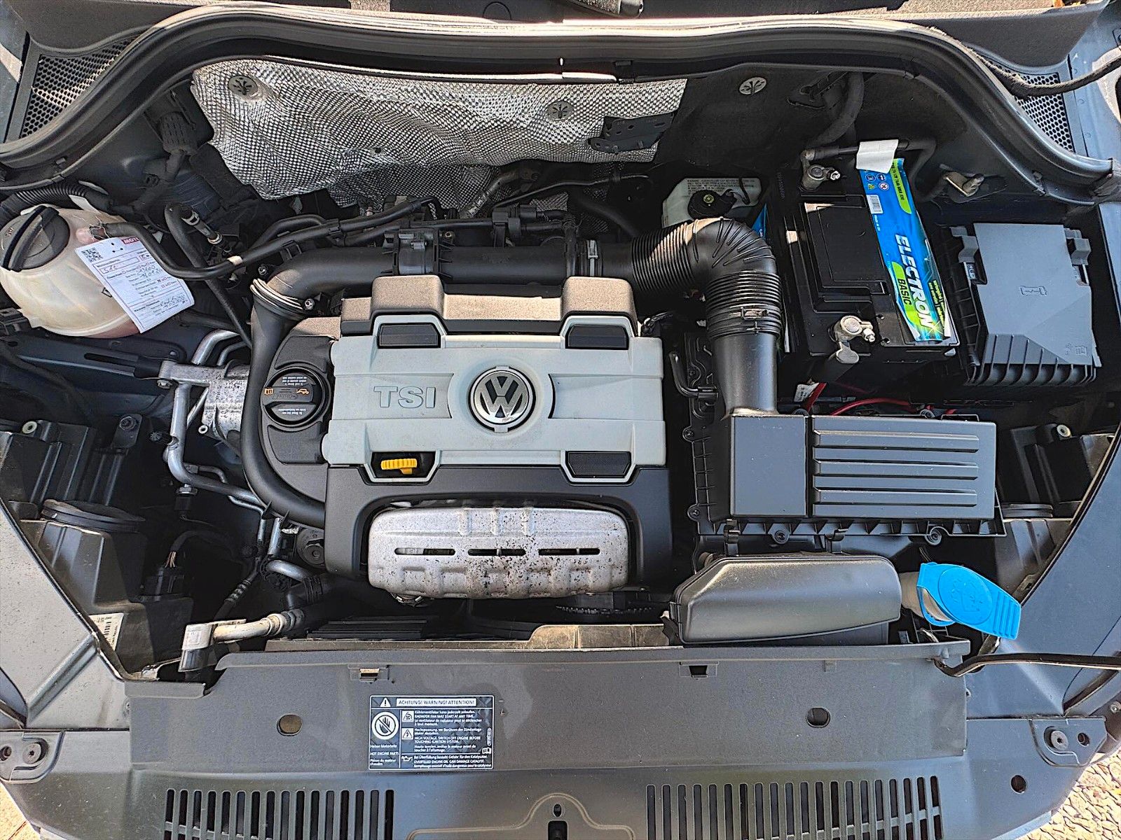Fahrzeugabbildung Volkswagen Tiguan Sport & Style 4Motion *Pano*AHK*Klima*