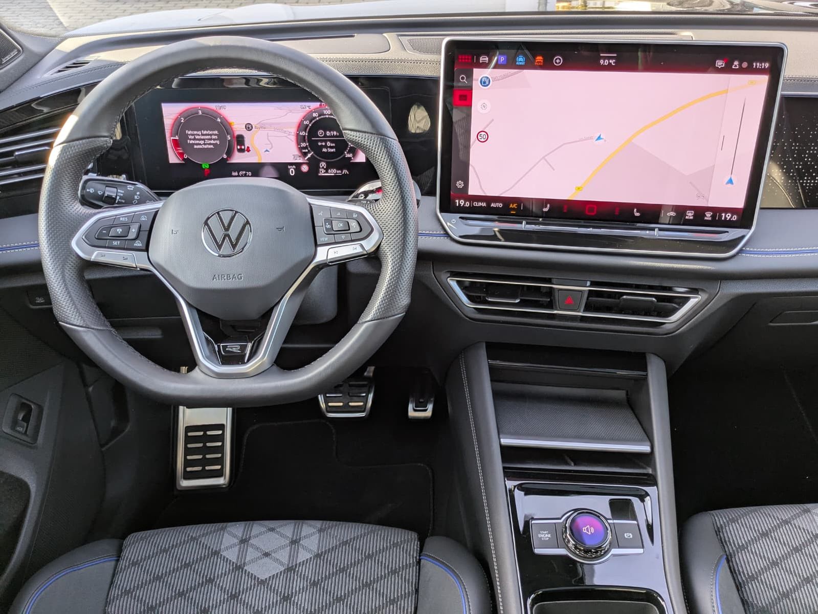 Fahrzeugabbildung Volkswagen Tiguan 2.0 TDI 4M R-Line PANO*H&K*AHK*MATRIX*20"