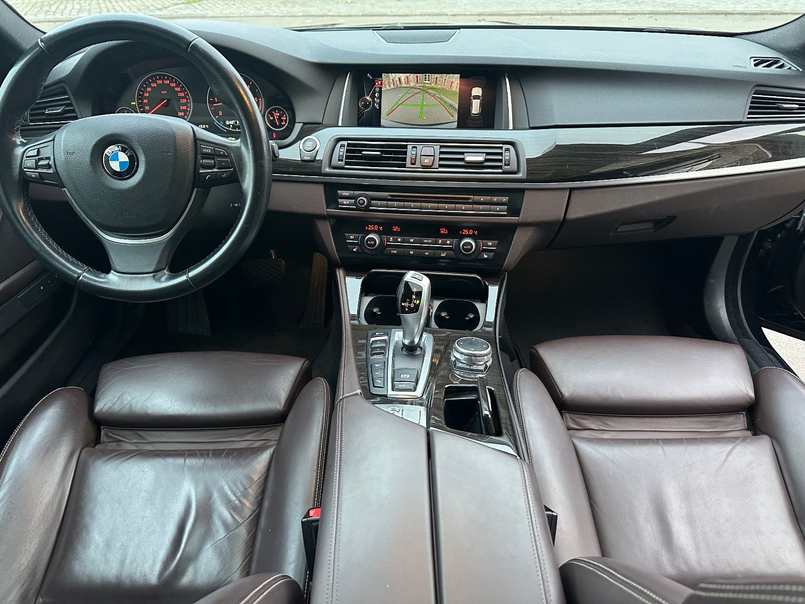 Fahrzeugabbildung BMW 530d xDRIVE TOURING LUXURY LINE*MOD.2015+PANO.*