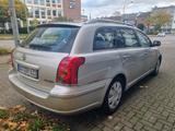 Toyota Avensis Combi 2.0 D-4D - - Toyota Avensis in Duisburg