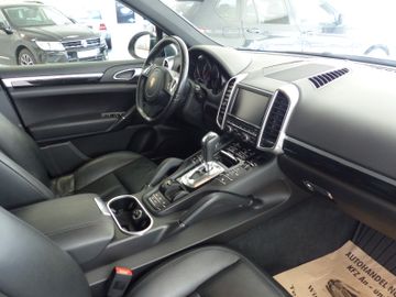 Porsche Cayenne - 12