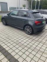 Audi A1 1.8 TFSI S tronic sport Sportback sport - Audi A1 von privat