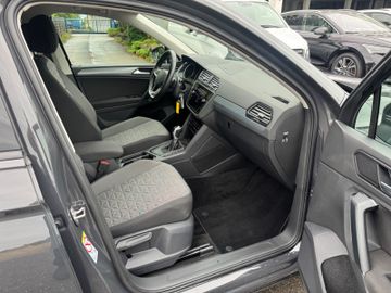 Volkswagen Tiguan - 12