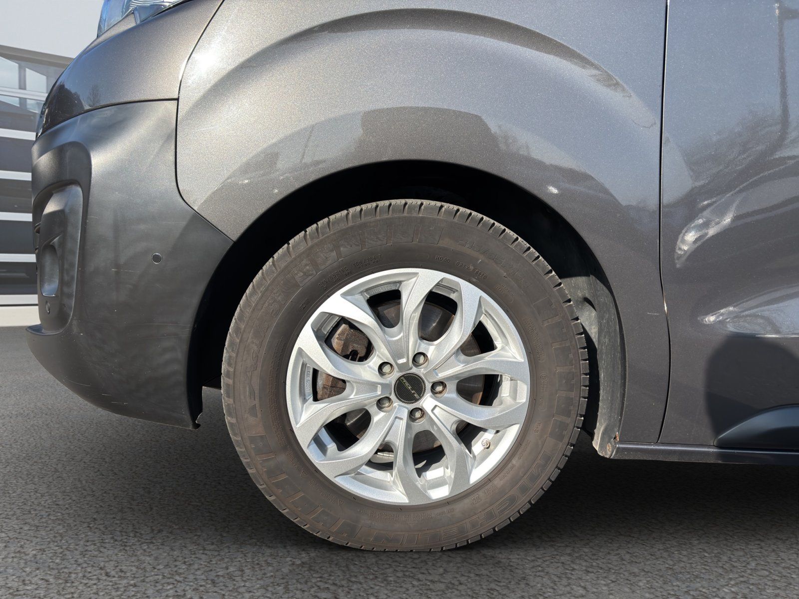 Fahrzeugabbildung Peugeot Expert L2