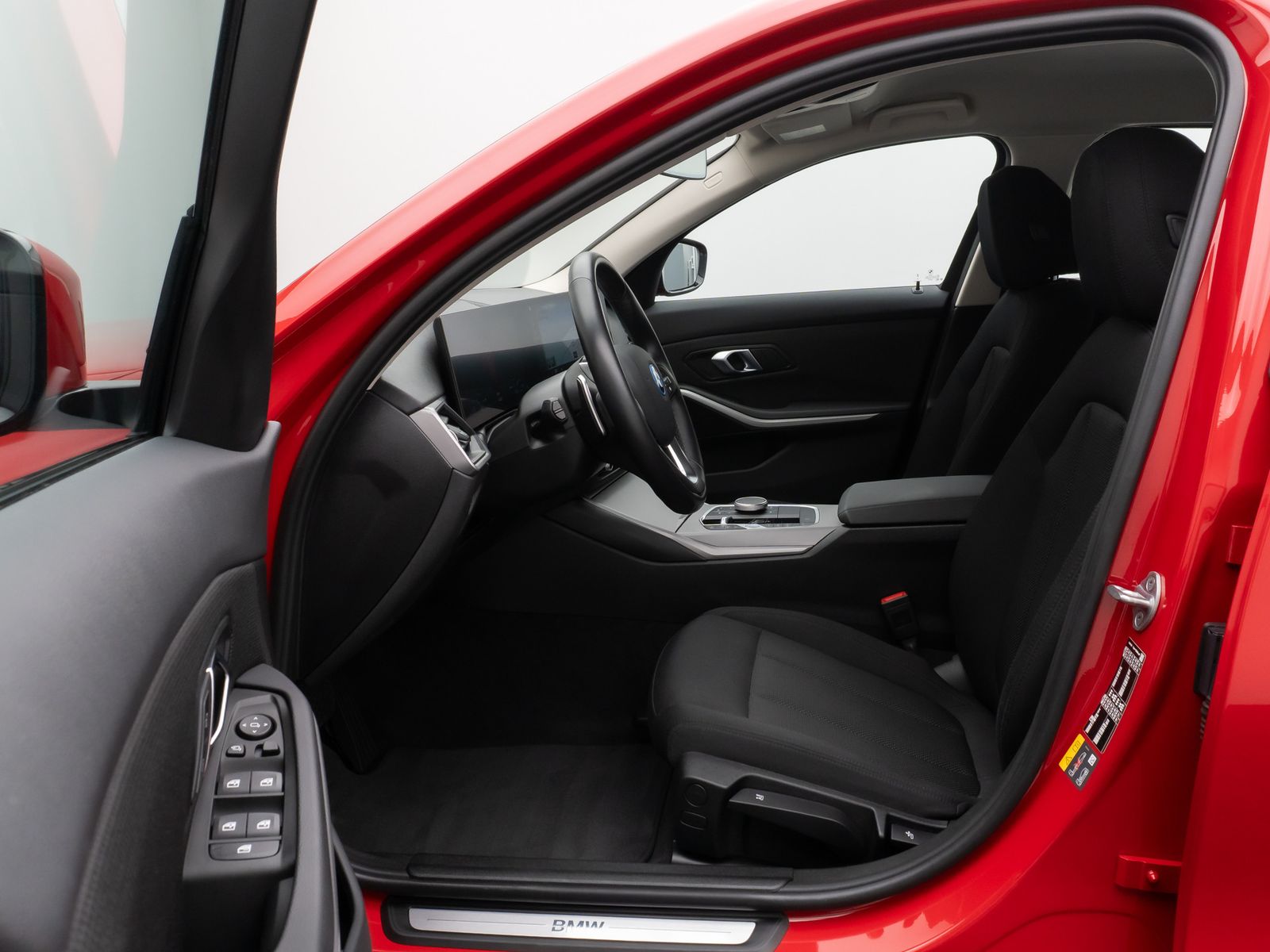 Fahrzeugabbildung BMW 330e DAB CockPit+ PDC LED Geschwindigkeitsreg.