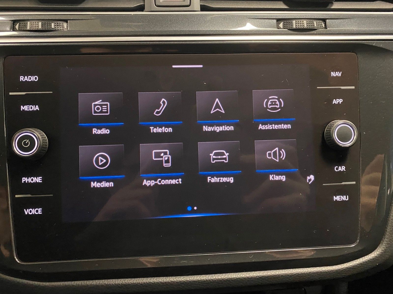 Fahrzeugabbildung Volkswagen Tiguan 1.5 TSI LIFE DSG+Head-up-Display+AHK schw