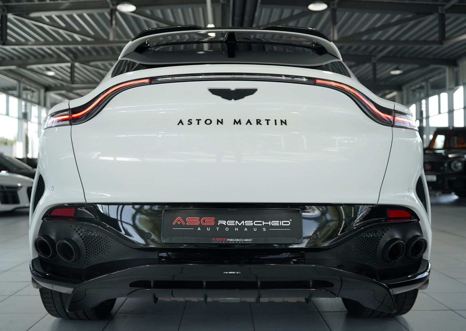 Aston Martin Dbx
