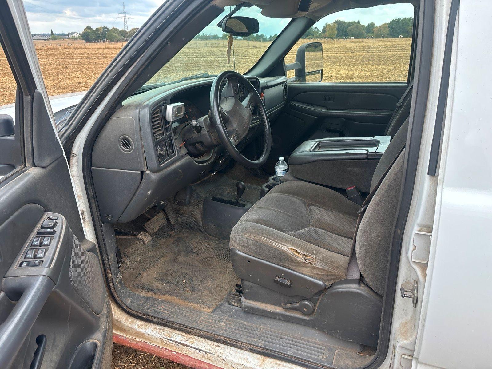 Chevrolet Silverado 2004 — photo 12