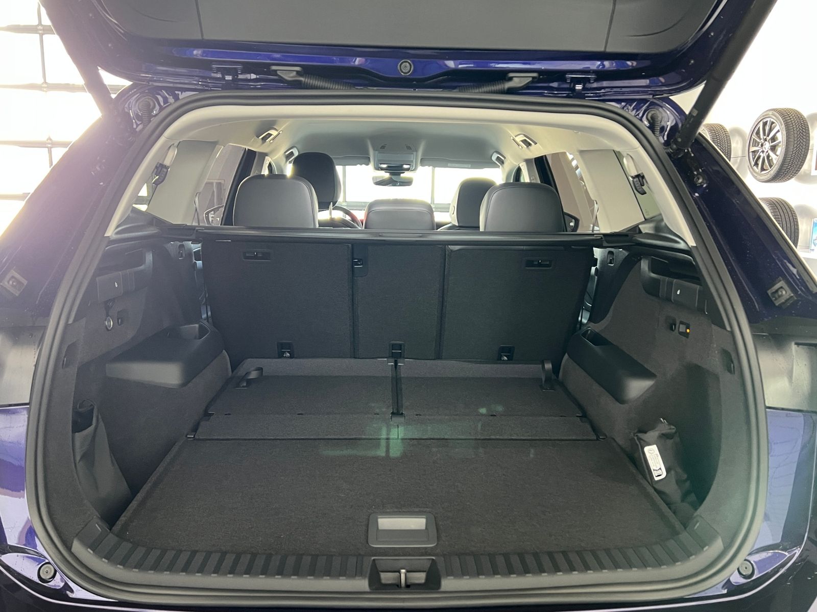 Fahrzeugabbildung Volkswagen Tayron Elegance 1.5 eTSI DSG *AHK, LED, 7-Sitze,