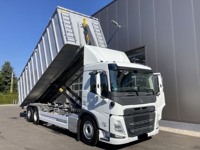 Volvo FM380 6x2*Hyva-Lift Titan 26-75*Container8,6m*