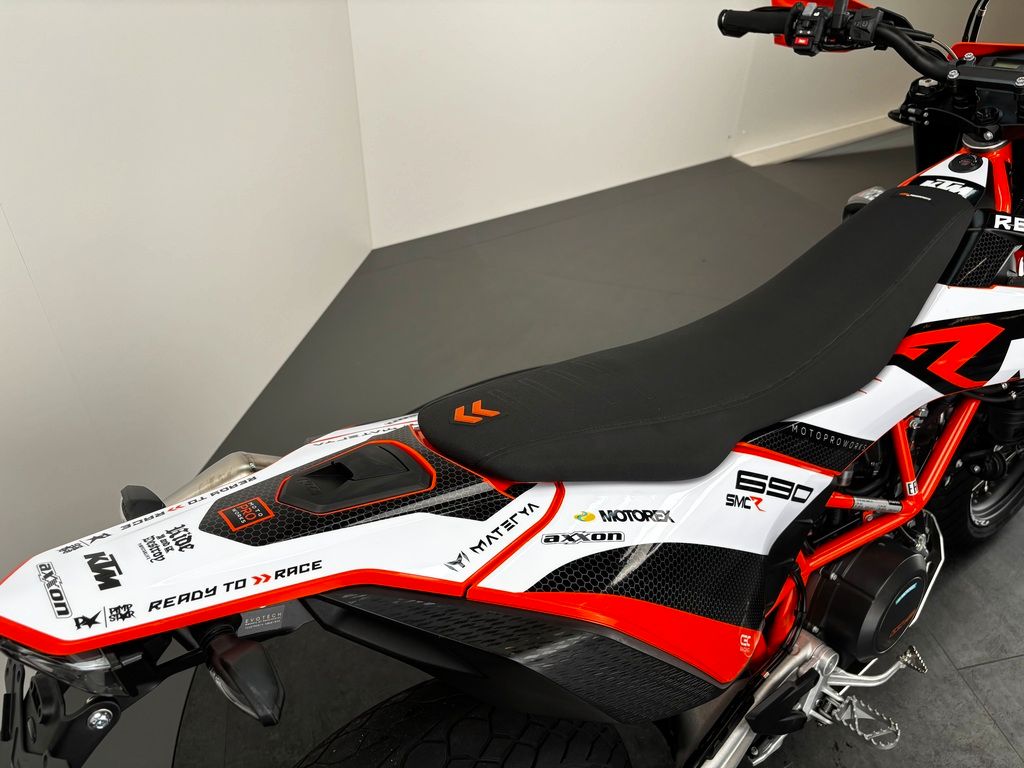 Fahrzeugabbildung KTM 690 SMC R *REIFEN NEU *KURZES HECK