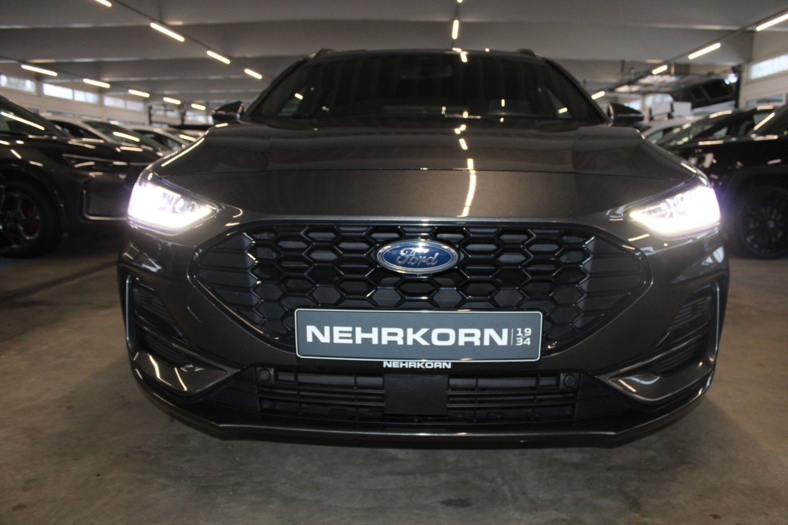 Fahrzeugabbildung Ford Focus ST-Line X Aut. LED AHK  ACC HUD WinterPak.