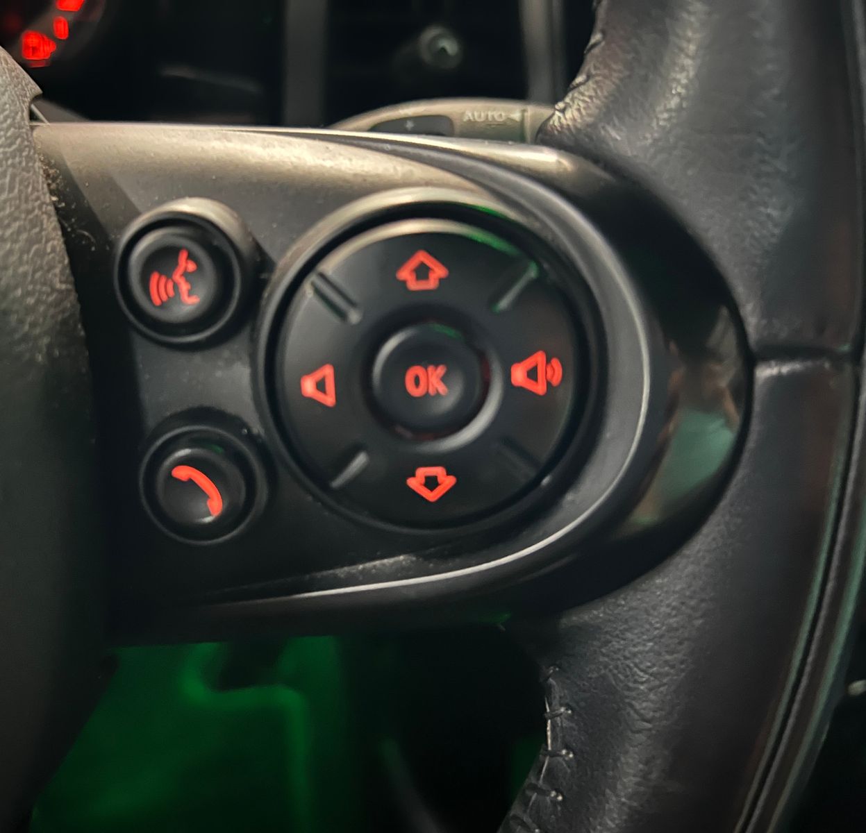 Fahrzeugabbildung MINI Cooper CABRIO AUTOMATIK NAVI LED LEDER CHESTER