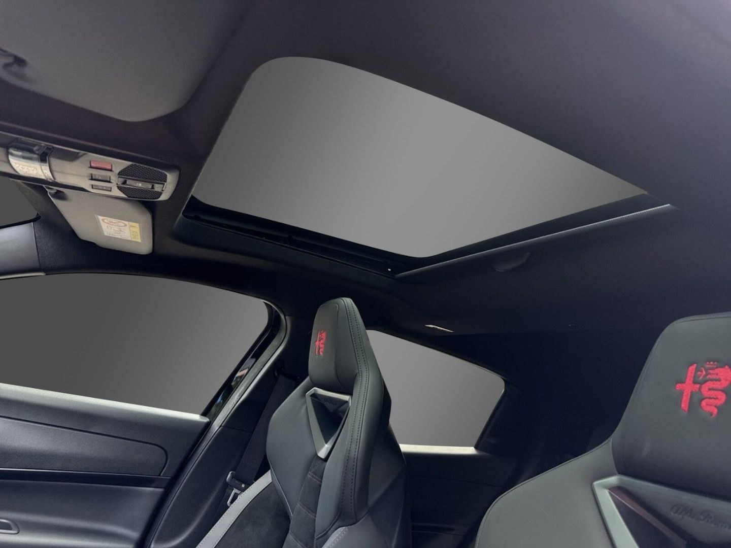 Fahrzeugabbildung Alfa Romeo Junior Ibrida SPECIALE -Summer-Sale-SABELT-Panor