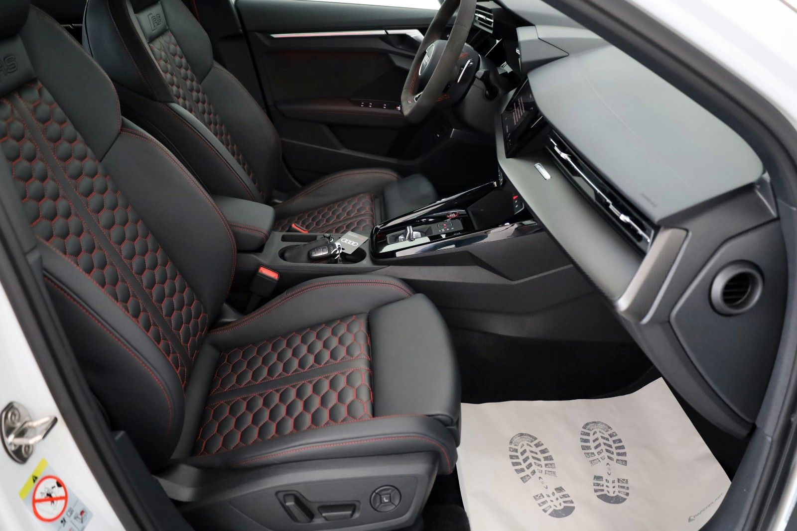 Fahrzeugabbildung Audi RS3 Lim. , RS-Designpaket, HUD,Panorama,Matrix