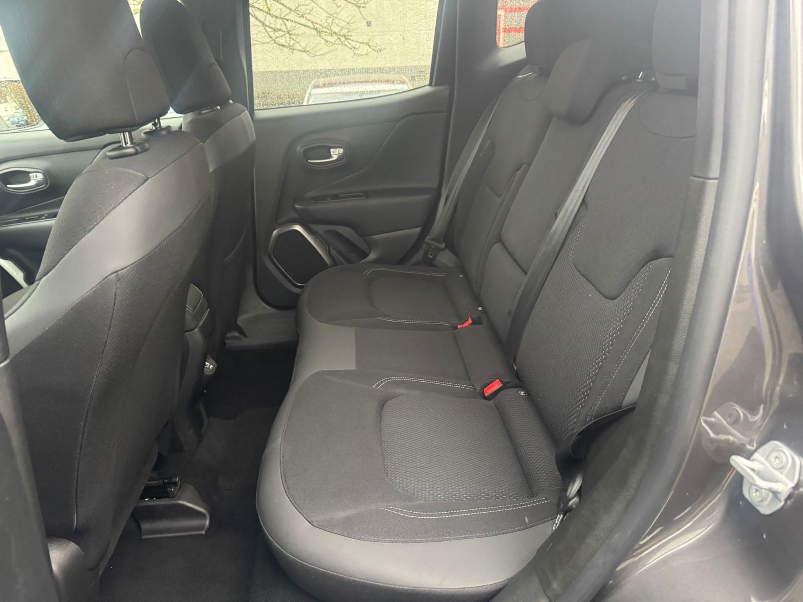 Fahrzeugabbildung Jeep Renegade Limited FWD LED+Navi+Automatik