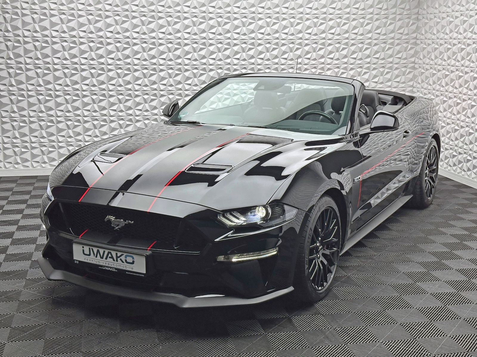 Fahrzeugabbildung Ford Mustang GT CONVERTIBLE/CABRIO/KEYL/NAVI/ACC/LED