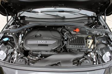 Fahrzeugabbildung BMW 118i Advantage Steptronic Temp. Navi LED PDC FSP