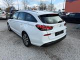 Hyundai i30 1.6 CRDI DCT cw*Navi*AHK*SHZ* Kamera*CarPlay - Hyundai i30: Cw Crdi
